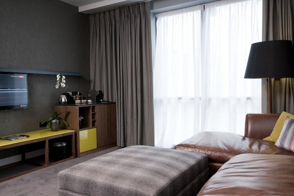 มัลแมซง เบอร์มิงแฮม Hotel ภายนอก รูปภาพ